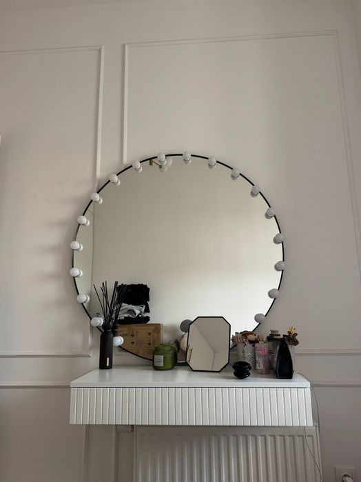 Toaletka biała wisząca