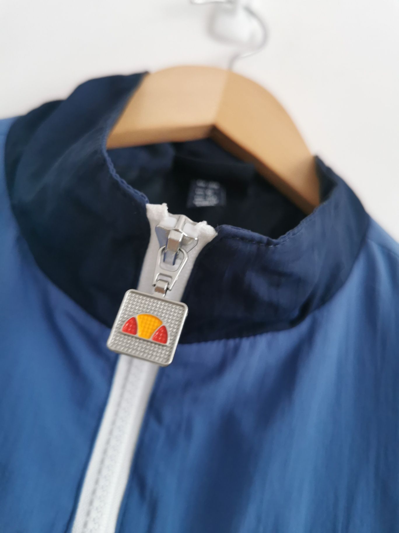 Ellesse kurtka cienka lekka damska kamizelka S/M 
damskaEllesse kurtka
