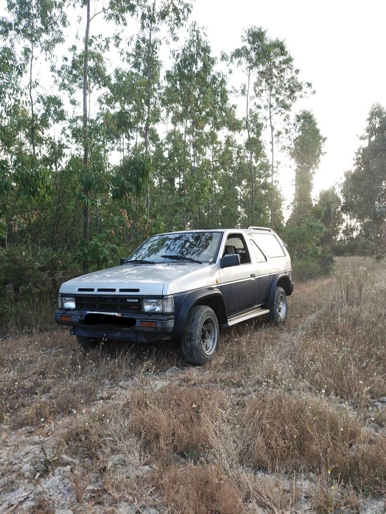 Nissan Terrano 1
