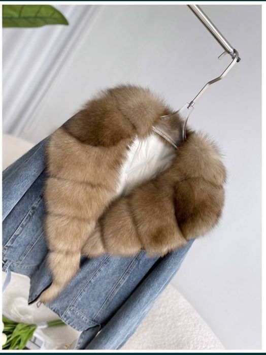 Продам курточку зимню з натуральним хутром соболь