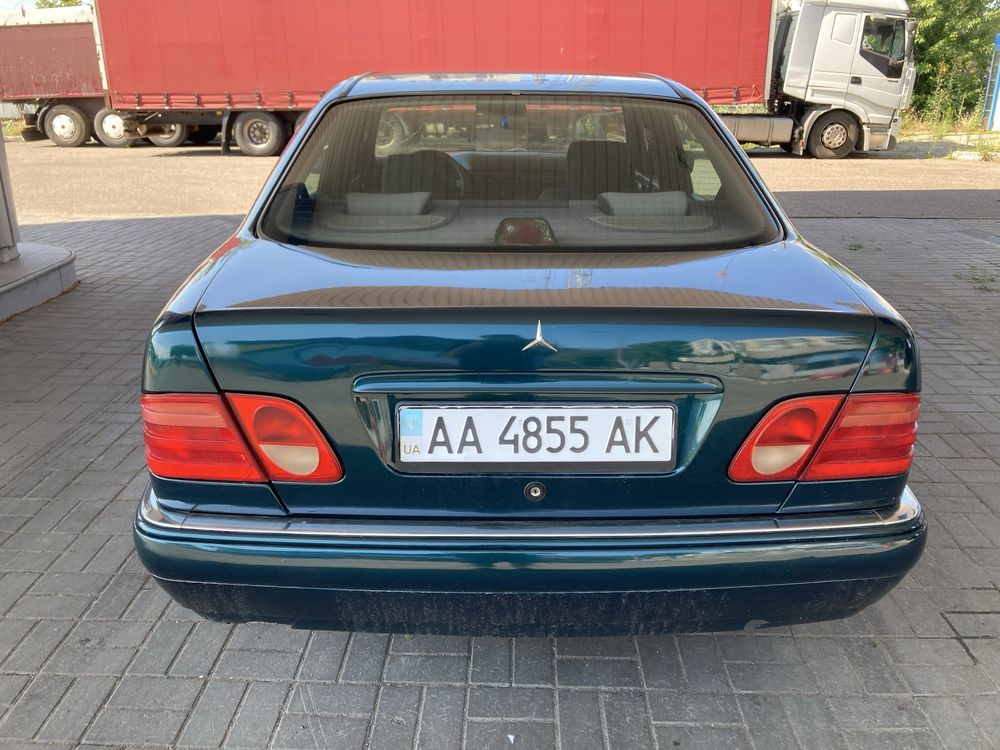 Mercedes-Benz W210 E200 2.0 Бензин