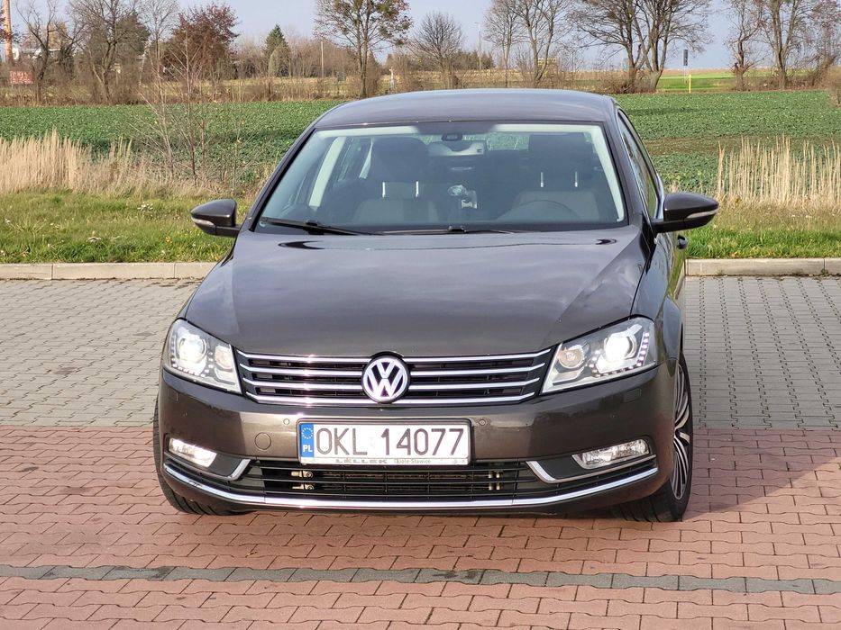 VW Passat B7 2.0 TDI biksenon, led, navi, kamera cofania. Super stan.