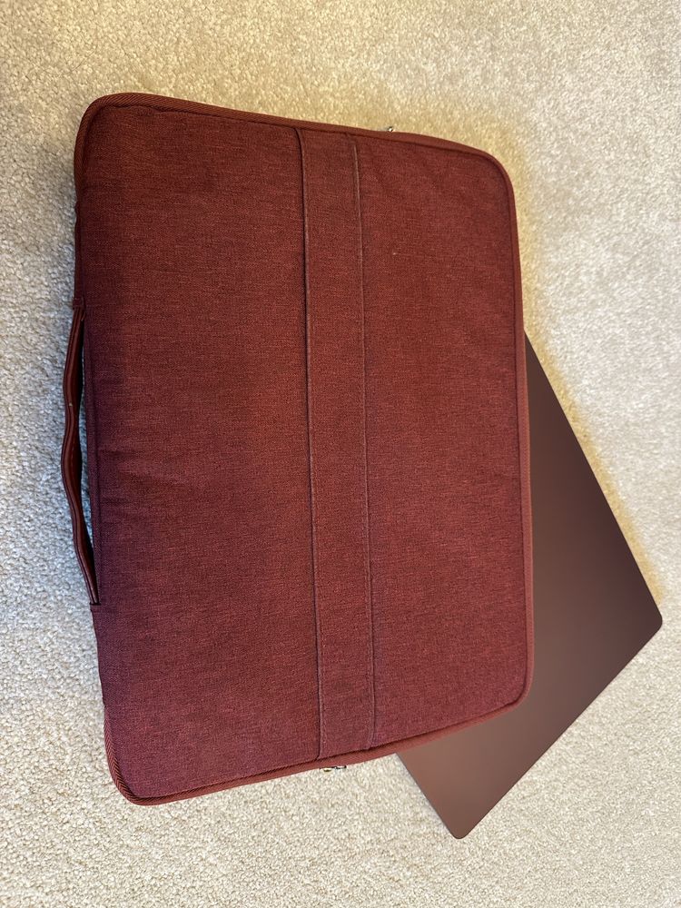 Mictosoft Surface Laptop 2 (i5, 8GB ram, 256GB SSD)