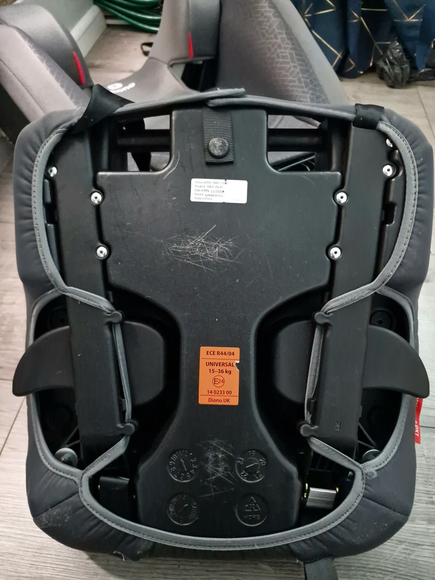 Diono Monterey 4 DXT 15-36kg Grey Dark - fotelik samochodowy
