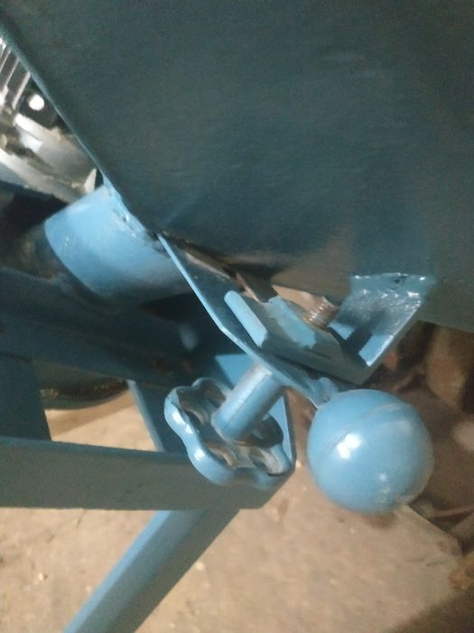 Млин для подрібнення зерна