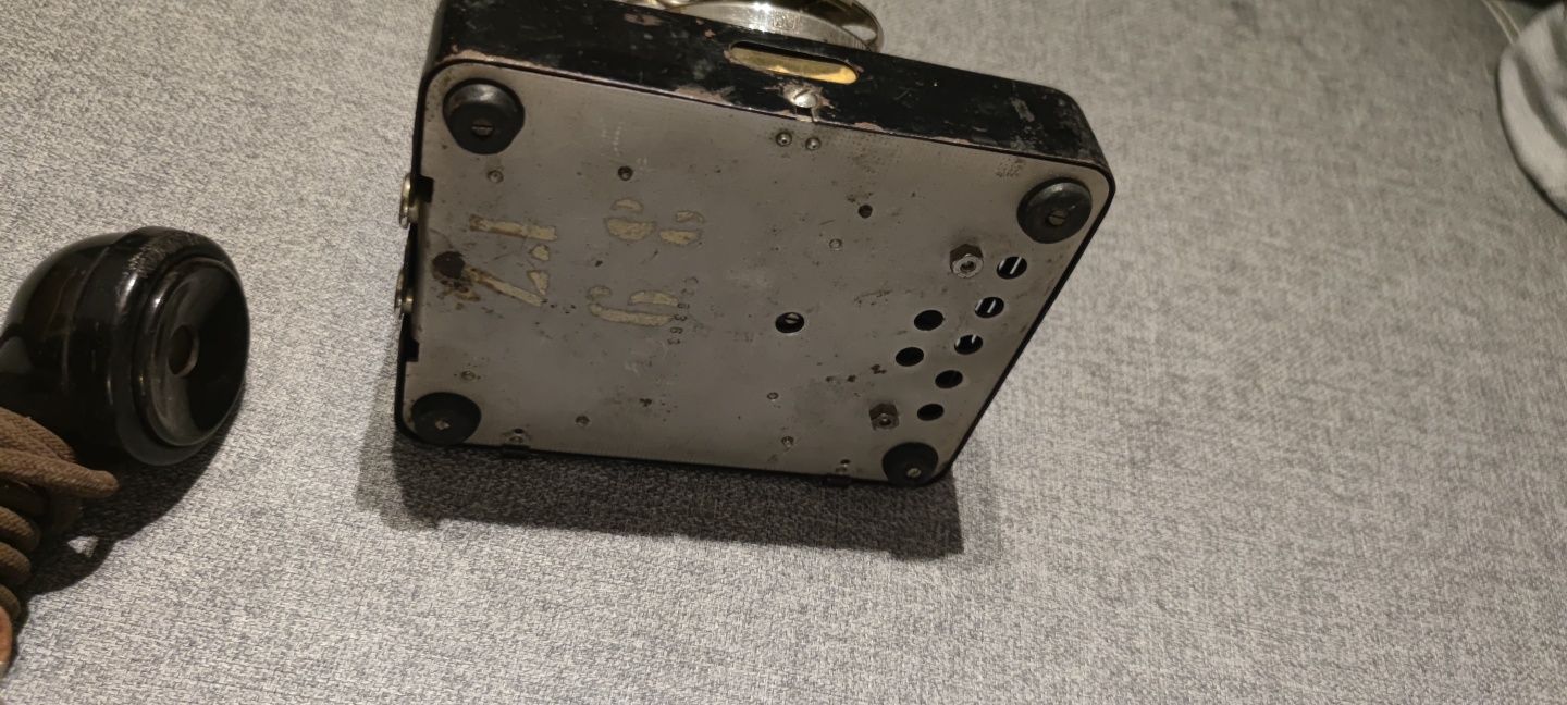 Zabytkowy telefon stacjonarny CB35