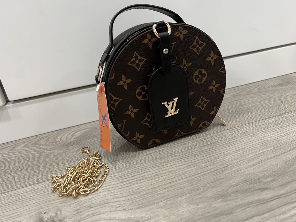 Louis vuitton pequena