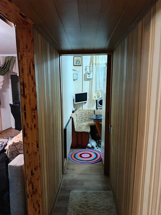 До квартири додається сарай з погребом у дворі.
І підвал під домом.