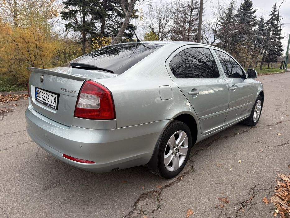 Продам шкода А5 рестайлинг 1.6 газ бензин