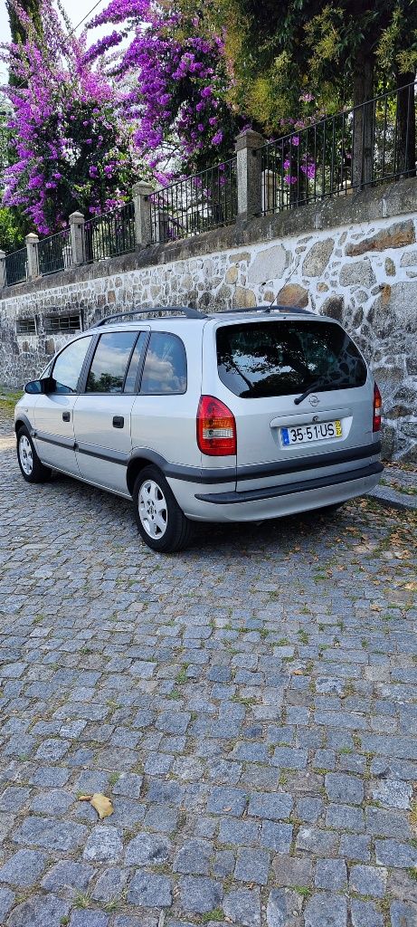 Opel Zafira 2.0 DTI 7 lugares