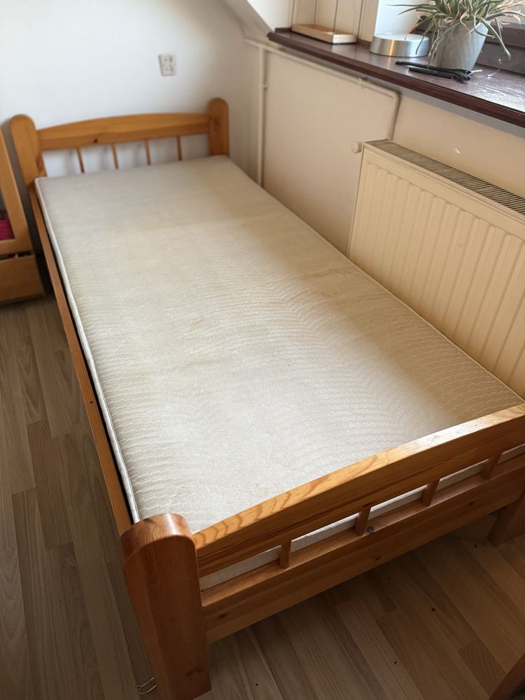 Solidne łóżko 200x90 z materacem