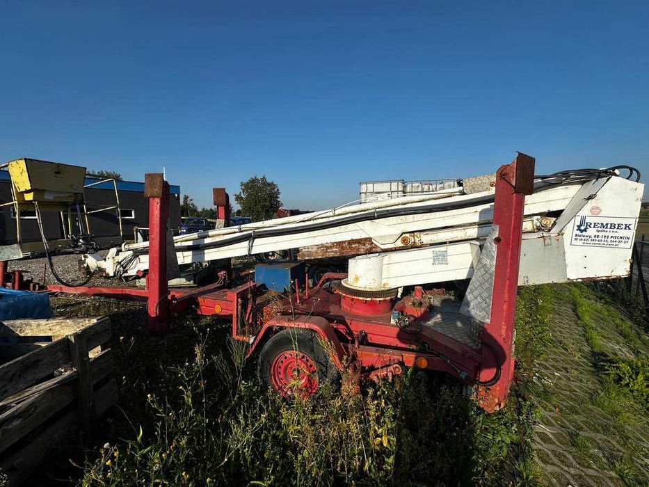 Podnośnik koszowy / podest ruchomy z przyczepą