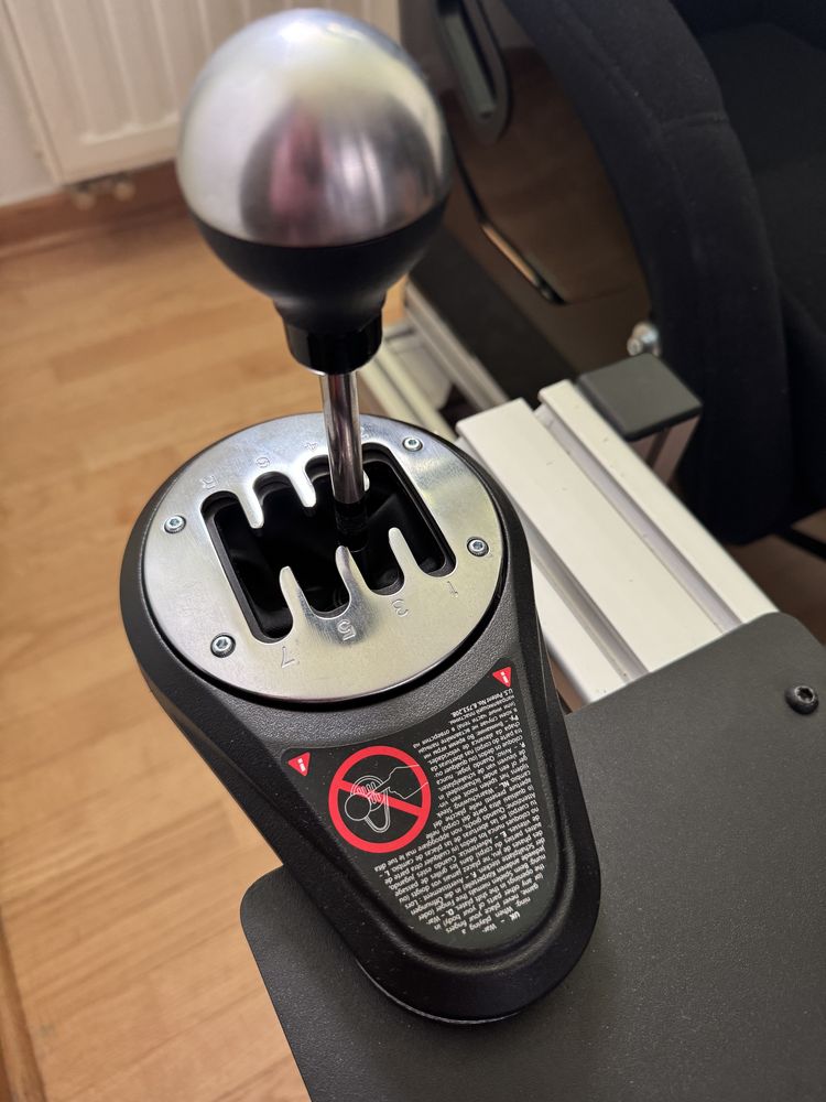 Profesjonalne stanowisko SIMRACING, THRUSTMASTER