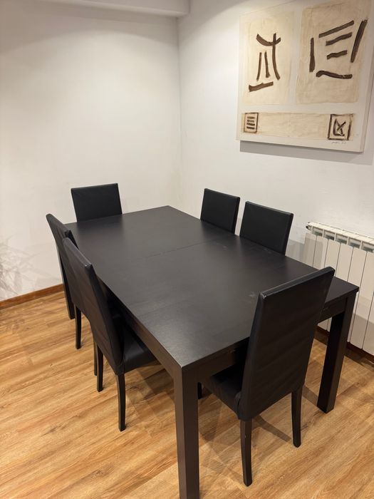 Mesa de jantar extensível e 6 Cadeiras