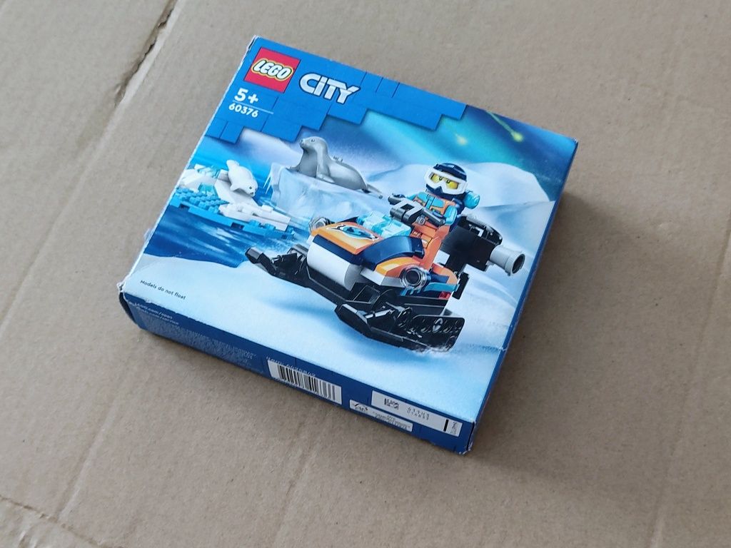 Pudełko od zestawu Lego City 60376 Skuter śnieżny badacza Arktyki