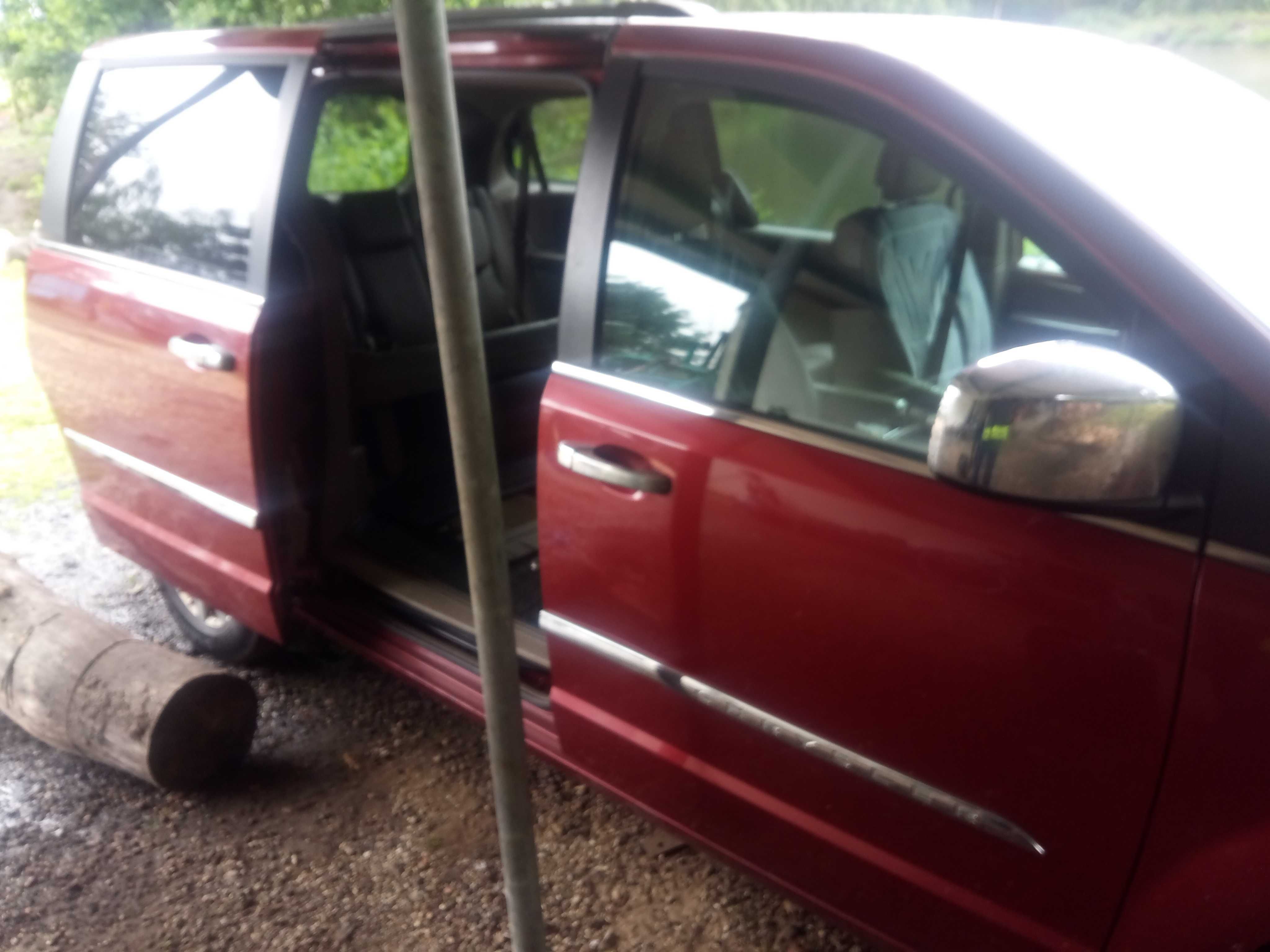 Chrysler Town Country