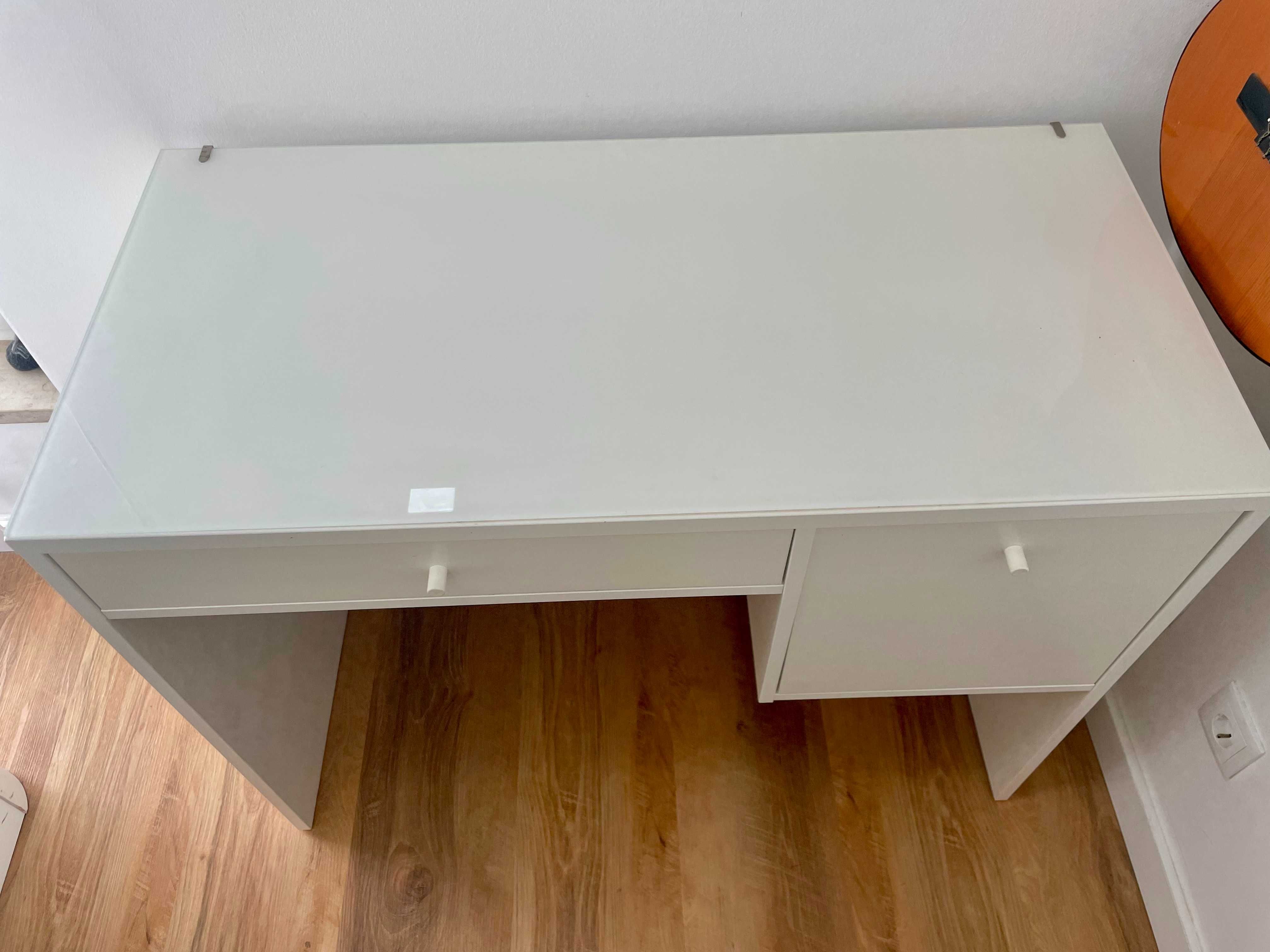 Toucador IKEA, branco