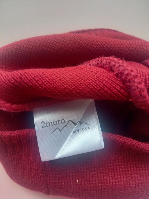 Bordowa czapka pod kask na narty 2moro czapka na zime