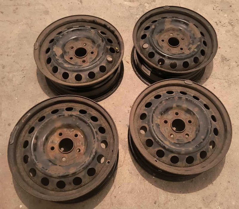 Felgi stalowe 16 cali 5x114,3 Toyota Auris 4 szt