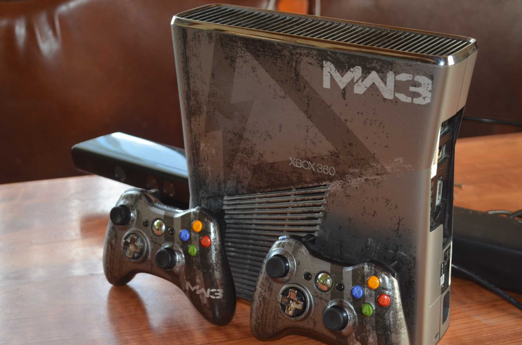 Konsola Xbox 360S Slim edycja limitowana Call Of Duty MW3 1TB