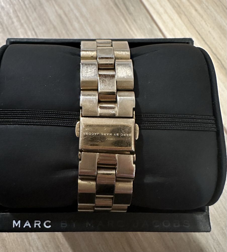 Zegarek damski Marc Jacobs