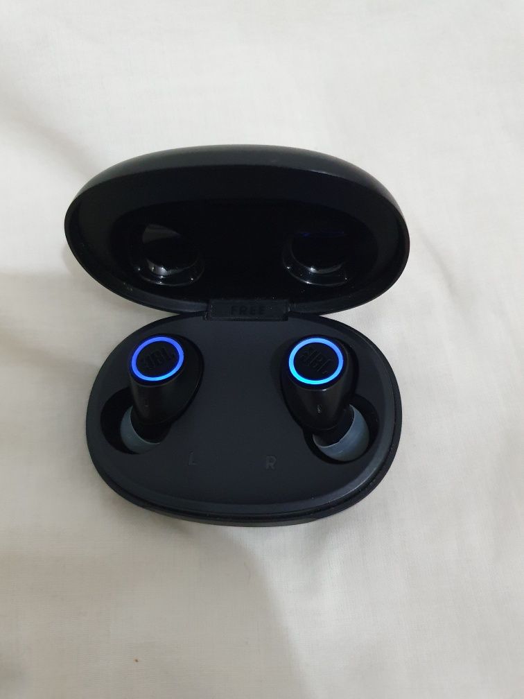 JBL Free II True Wireless In-Ear Headphones.