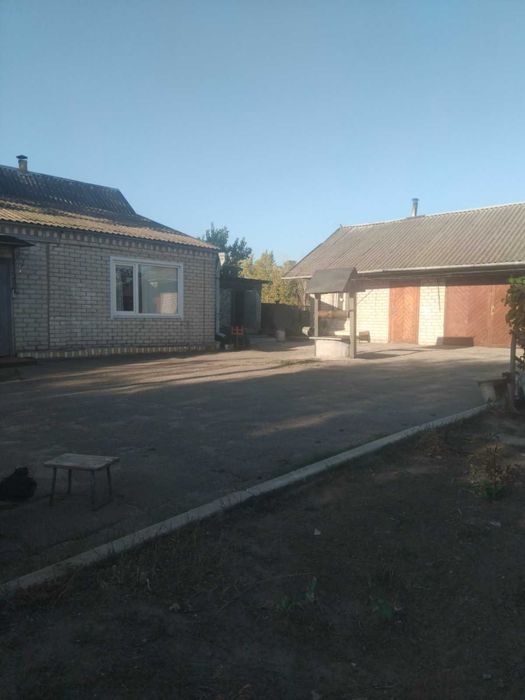 Сдам 1-комнатную времянку с кухней. Рядом река.