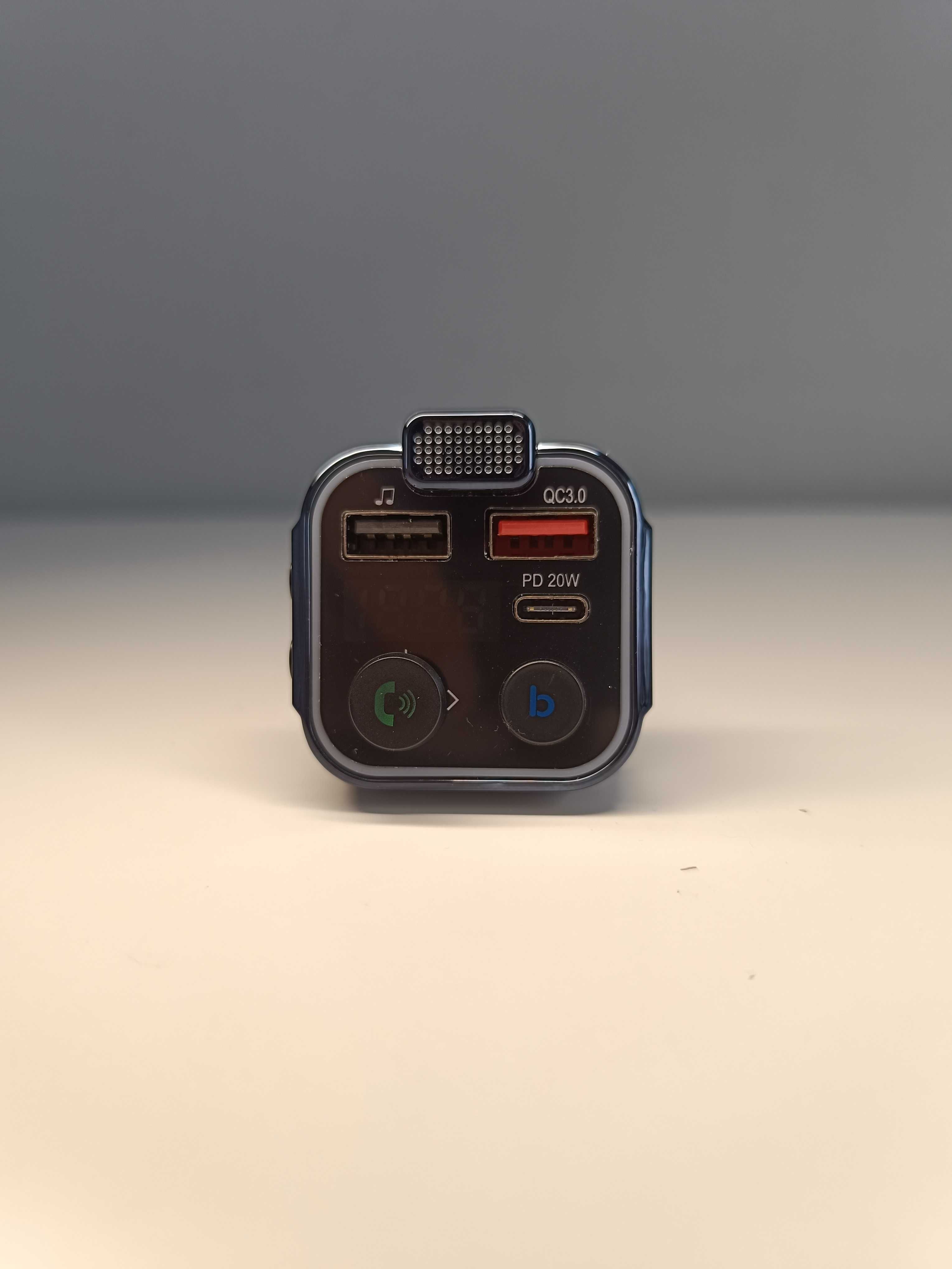 Transmiter FM z Szybką Ładowarką Bluetooth, Audio MP3, 3x USB, RGB