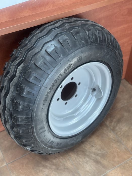 Koła balonowe przód 10.0/75-15.3 /12pr Ursus C330 C360 MF Zetor