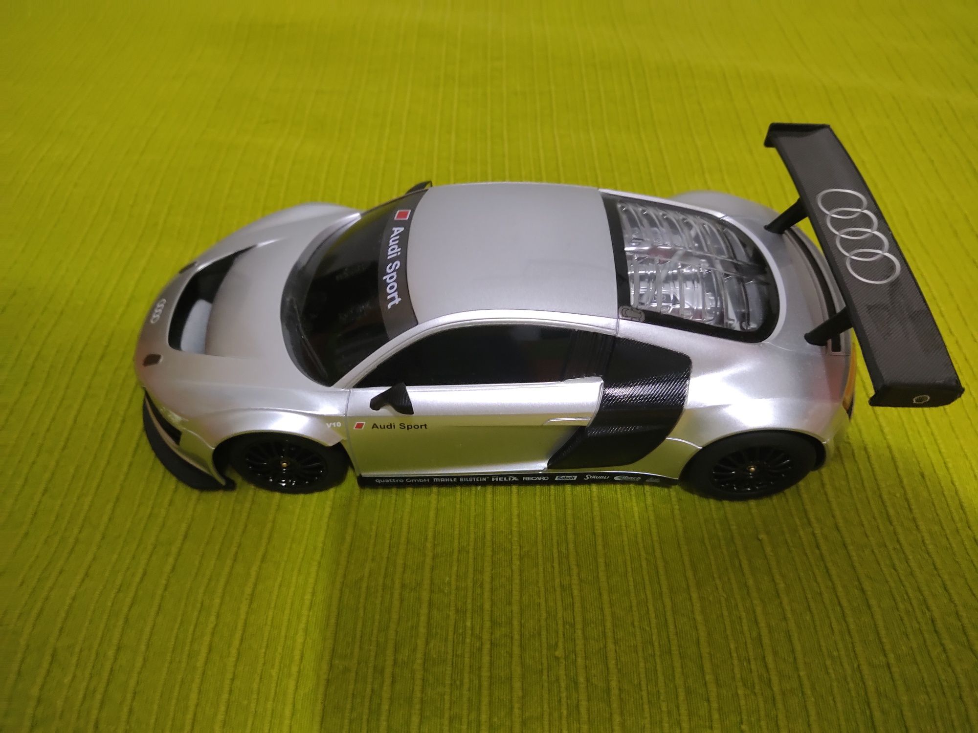 Carro telecomandado Audi Sport