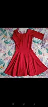 Czerwona urokliwa sukienka retro