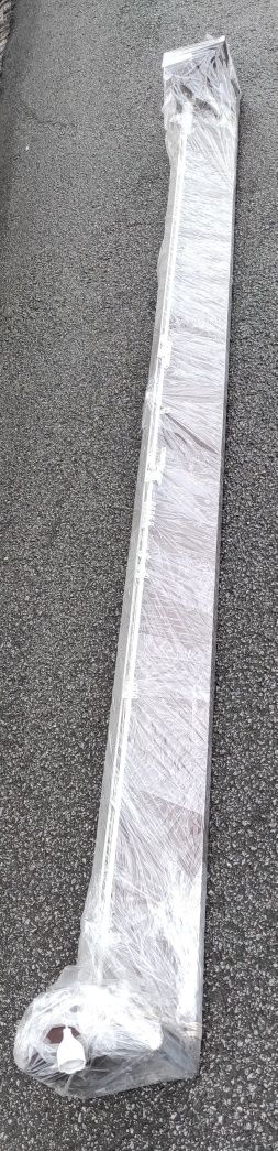 Sanefas de madeira para cortinados novas. Duas em mogno  uma  carvalho