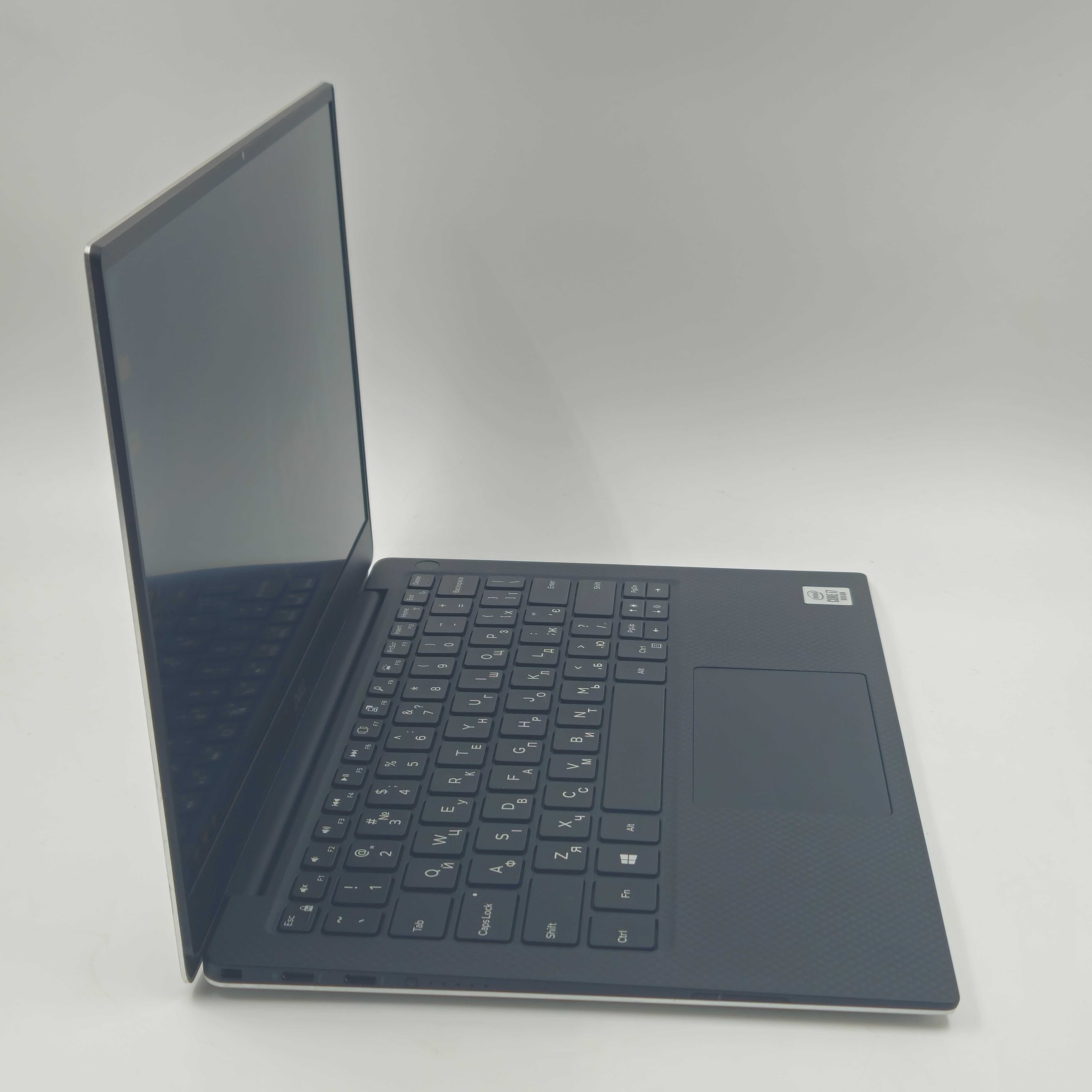 Ноутбук Dell XPS 13-7390 (13.3"IPS/i7-10710u/8GB/256GB)