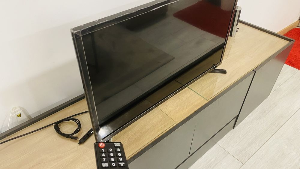 Vendo minha TV semi-nova falta de Uso. Impecavel , 32 PLG