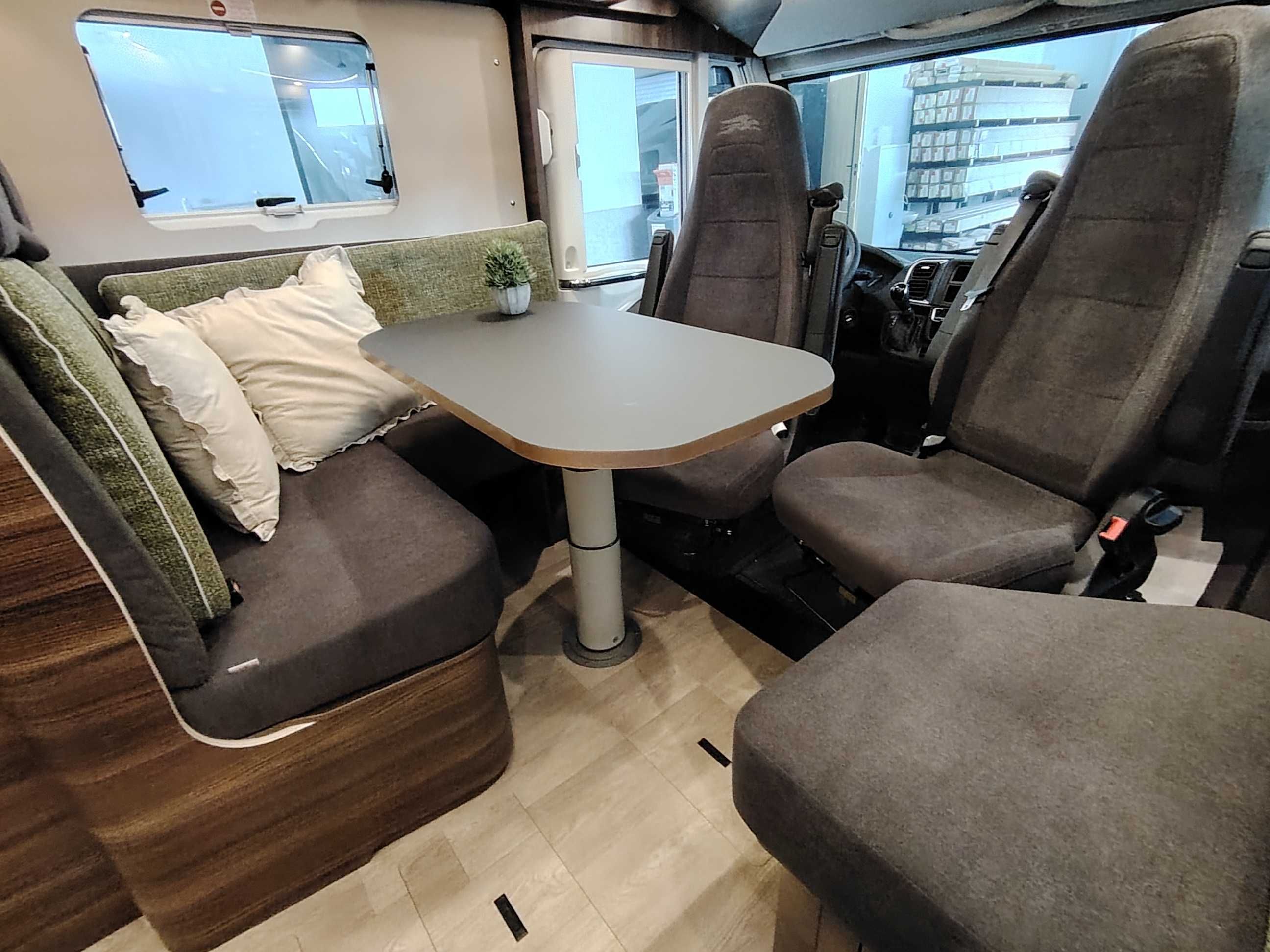 Nowa! Laika Ecovip H2109 XCamp