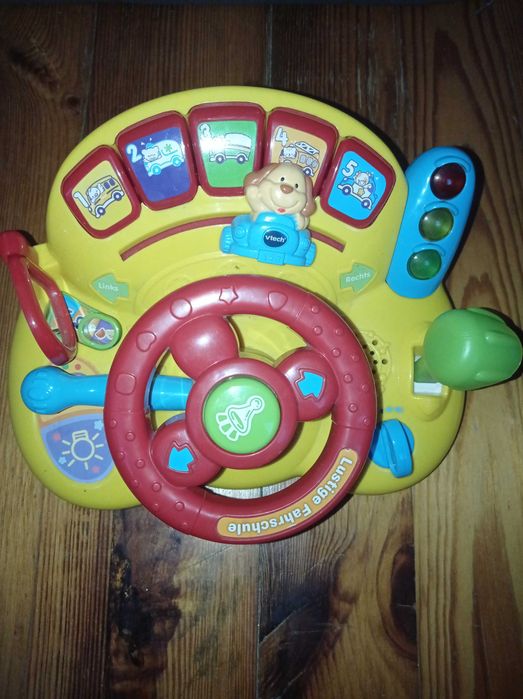 Zabawkowa kierownica Vtech - nauka niemieckiego