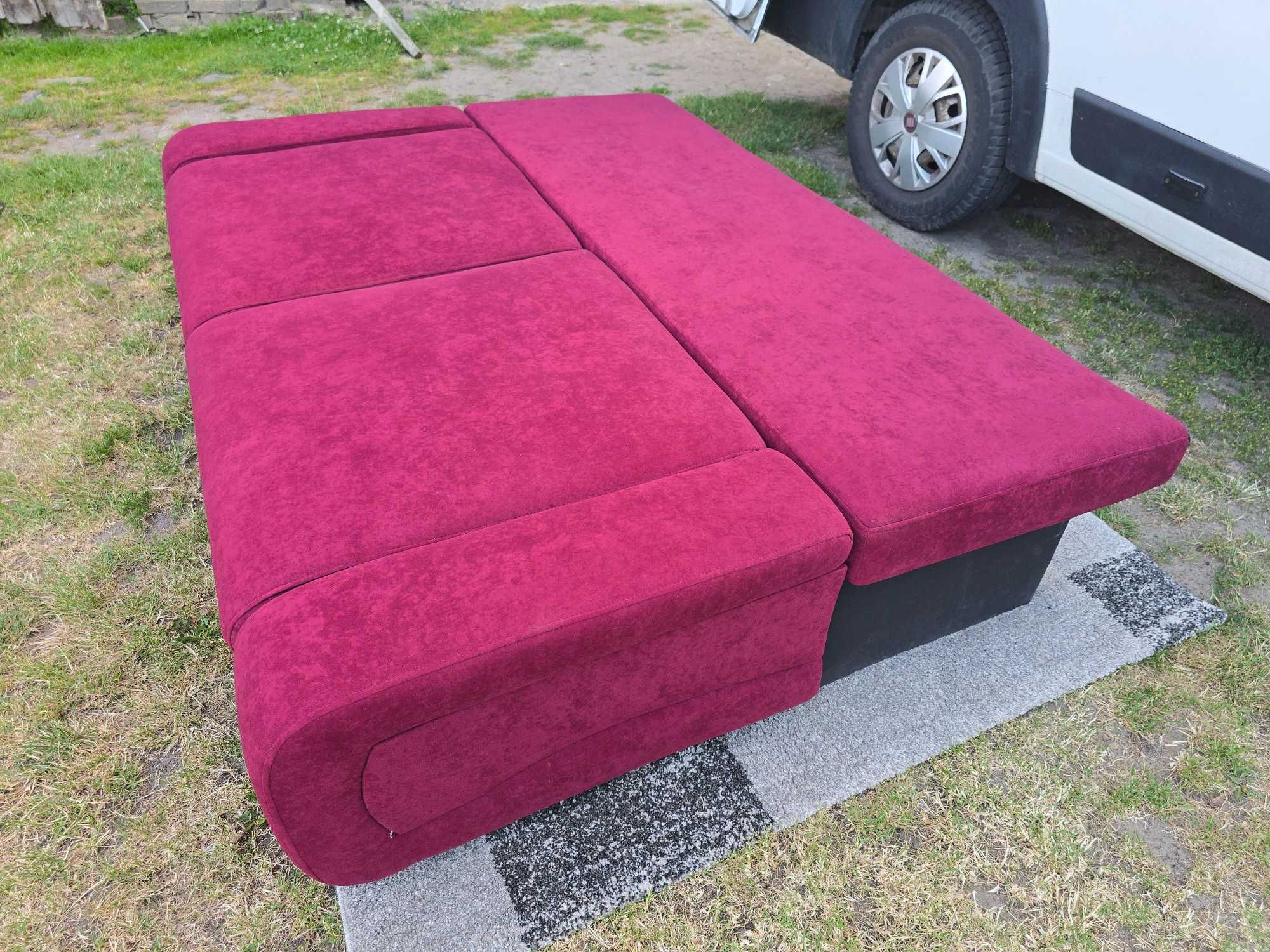 Sofa z funkcją spania i pojemnikiem na pościel
