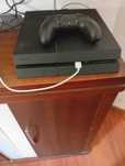 PlayStation 4 500G em bom estado com comando
