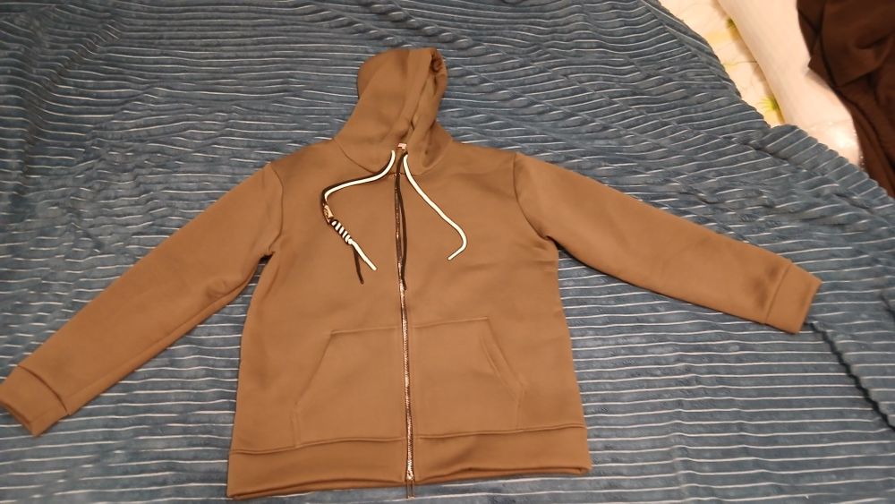 Женский спортивный костюм