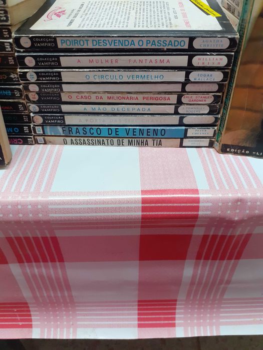 Livros Policiais Antigos