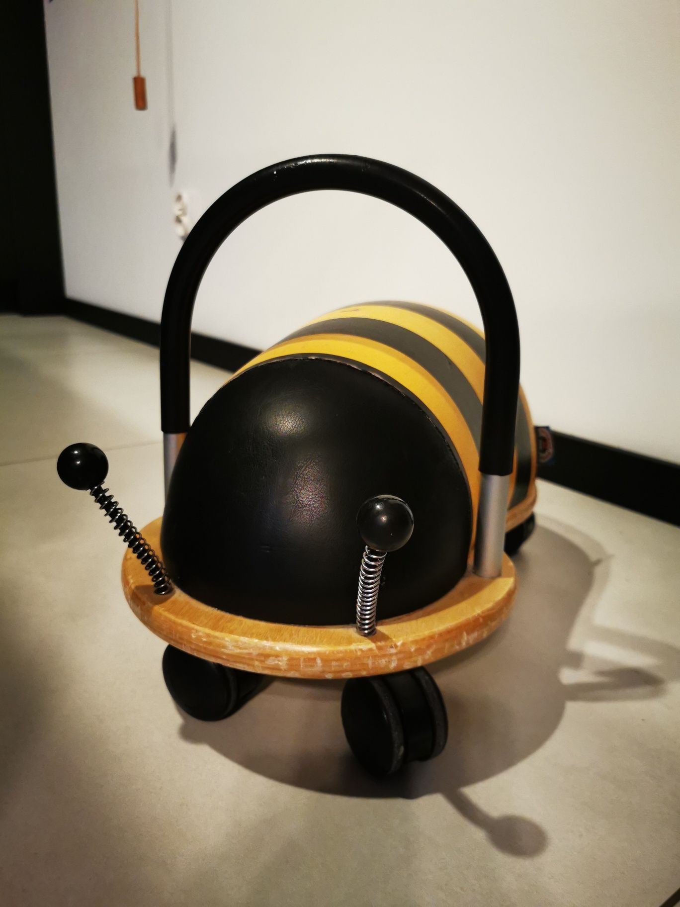 Wheely Bug pszczoła jeździk
