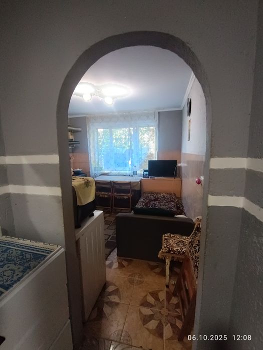 В Продажу  2- кімн  1 поверх