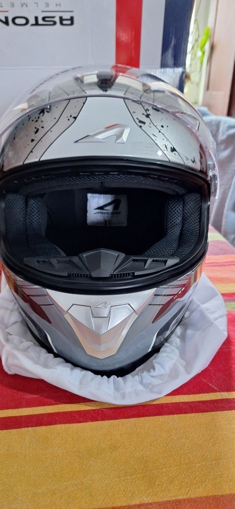 Capacete astone tamanho XL novo nunca usado
