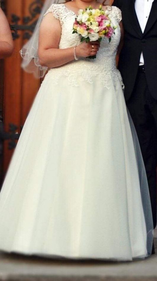 Piękna Suknia ślubna