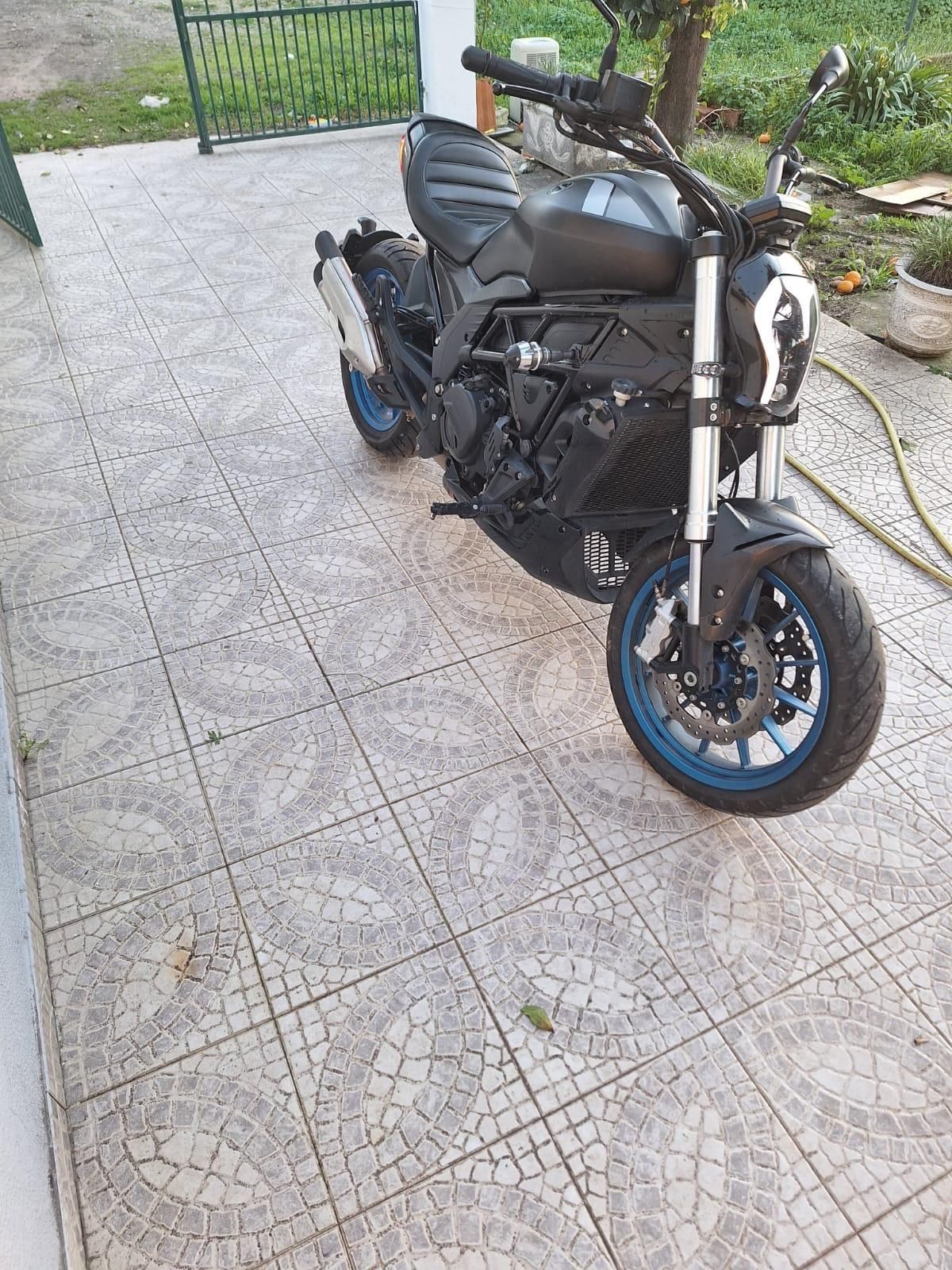 Vendo Benelli 500c cruiser