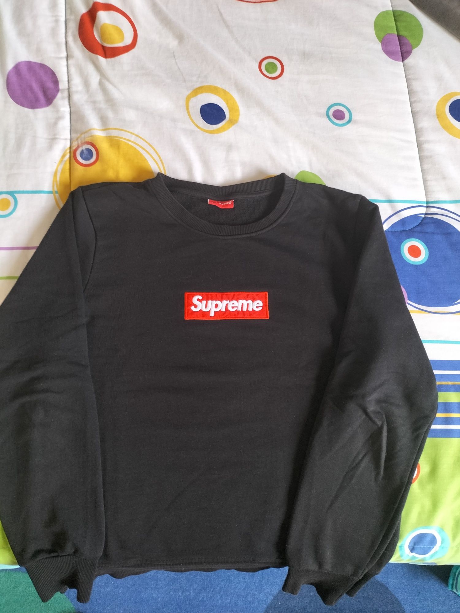 Supreme sweatshirt