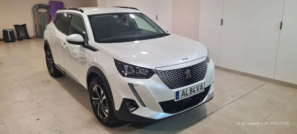 Peugeot e-2008 50 kWh Allure Pack