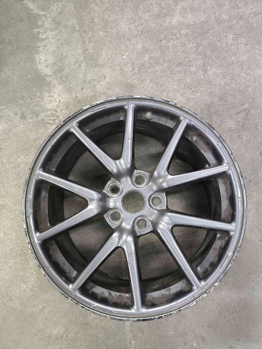 Колесо Tesla Model 3 R18