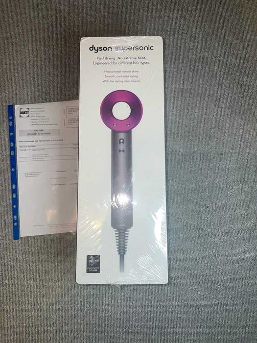 Świetna suszarka do włosów.