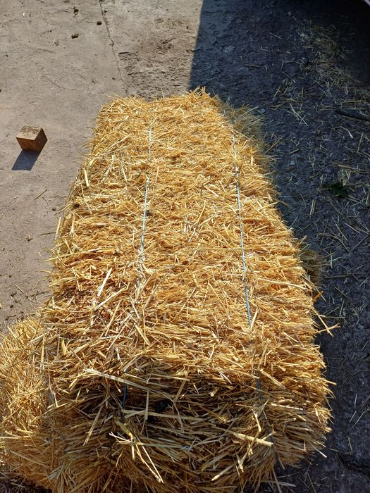 Солома і сіно продам